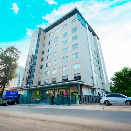 Ishaan Sarovar Portico Деогарх Экстерьер фото