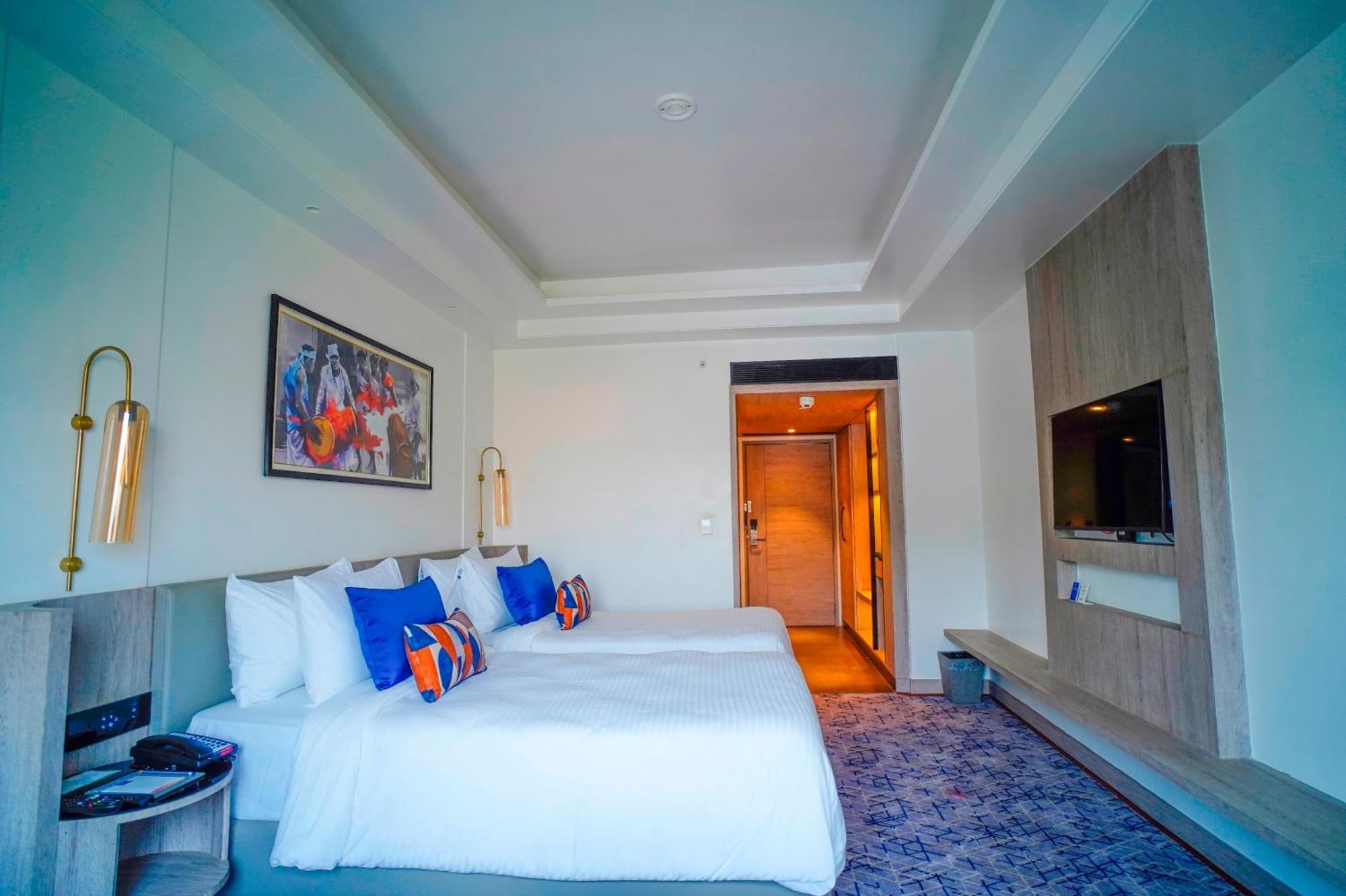 Ishaan Sarovar Portico Деогарх Экстерьер фото