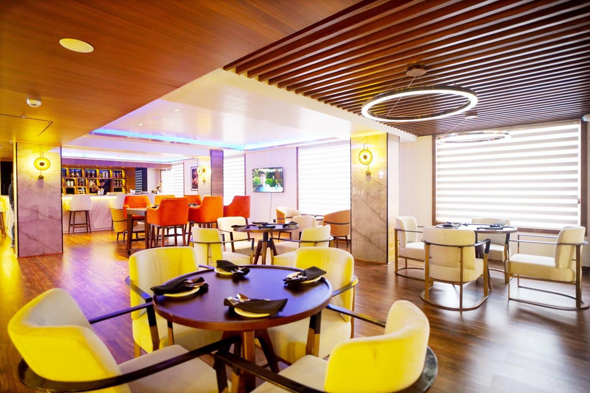Ishaan Sarovar Portico Деогарх Экстерьер фото