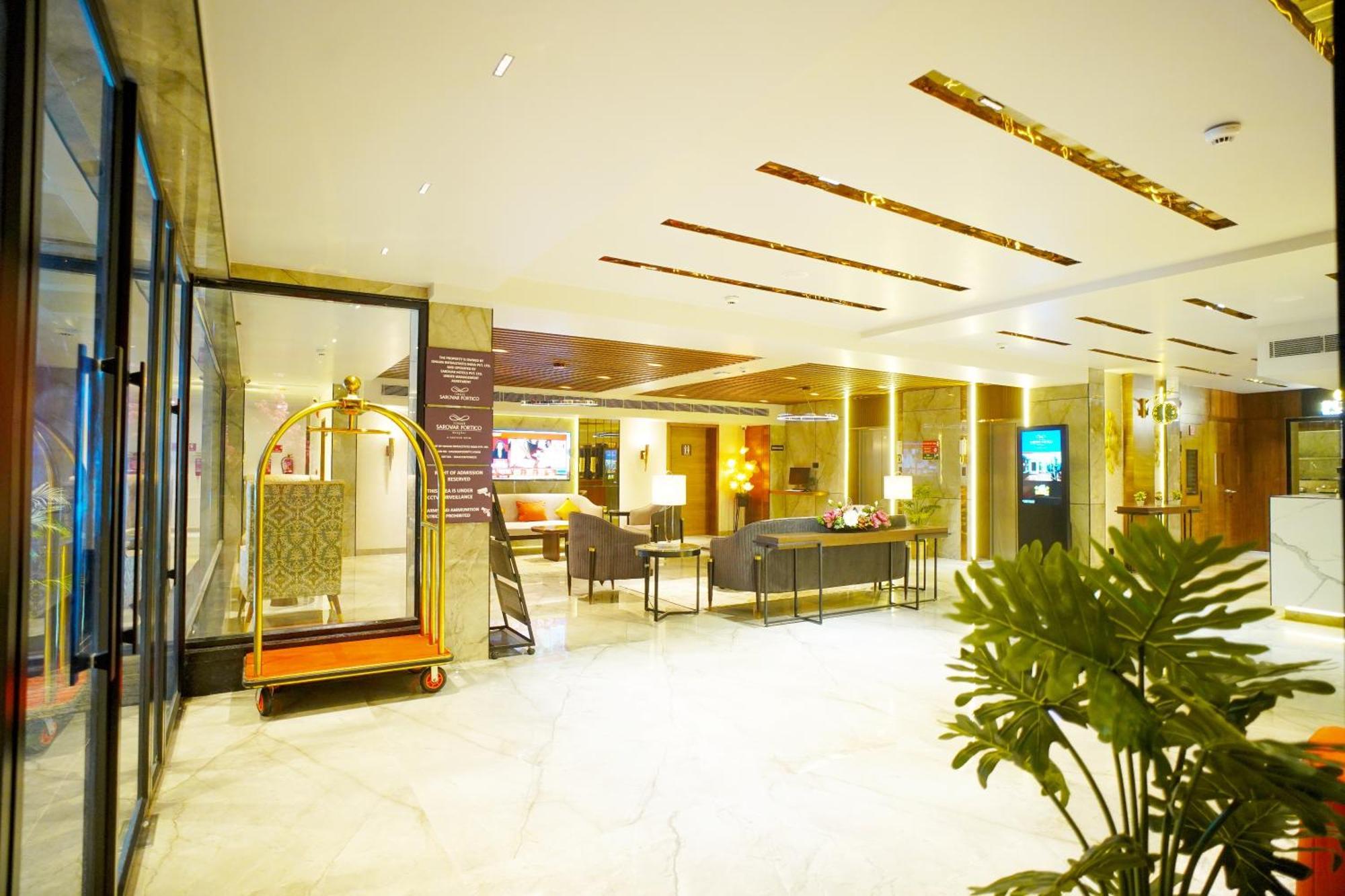 Ishaan Sarovar Portico Деогарх Экстерьер фото