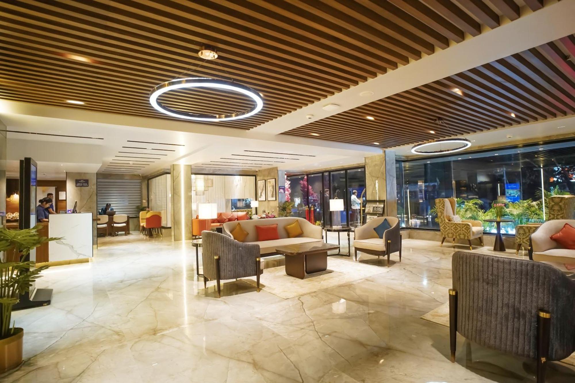 Ishaan Sarovar Portico Деогарх Экстерьер фото