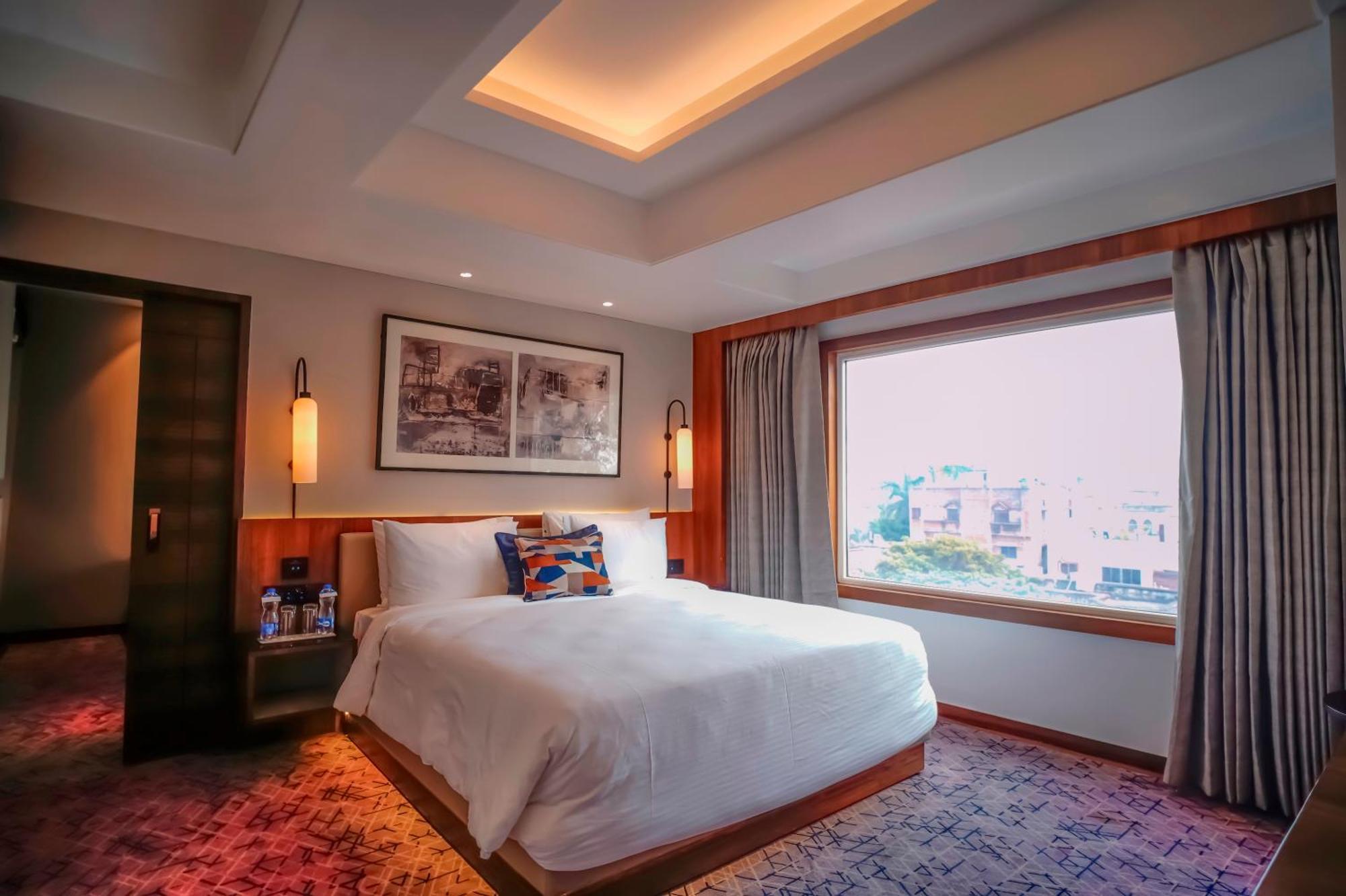 Ishaan Sarovar Portico Деогарх Экстерьер фото