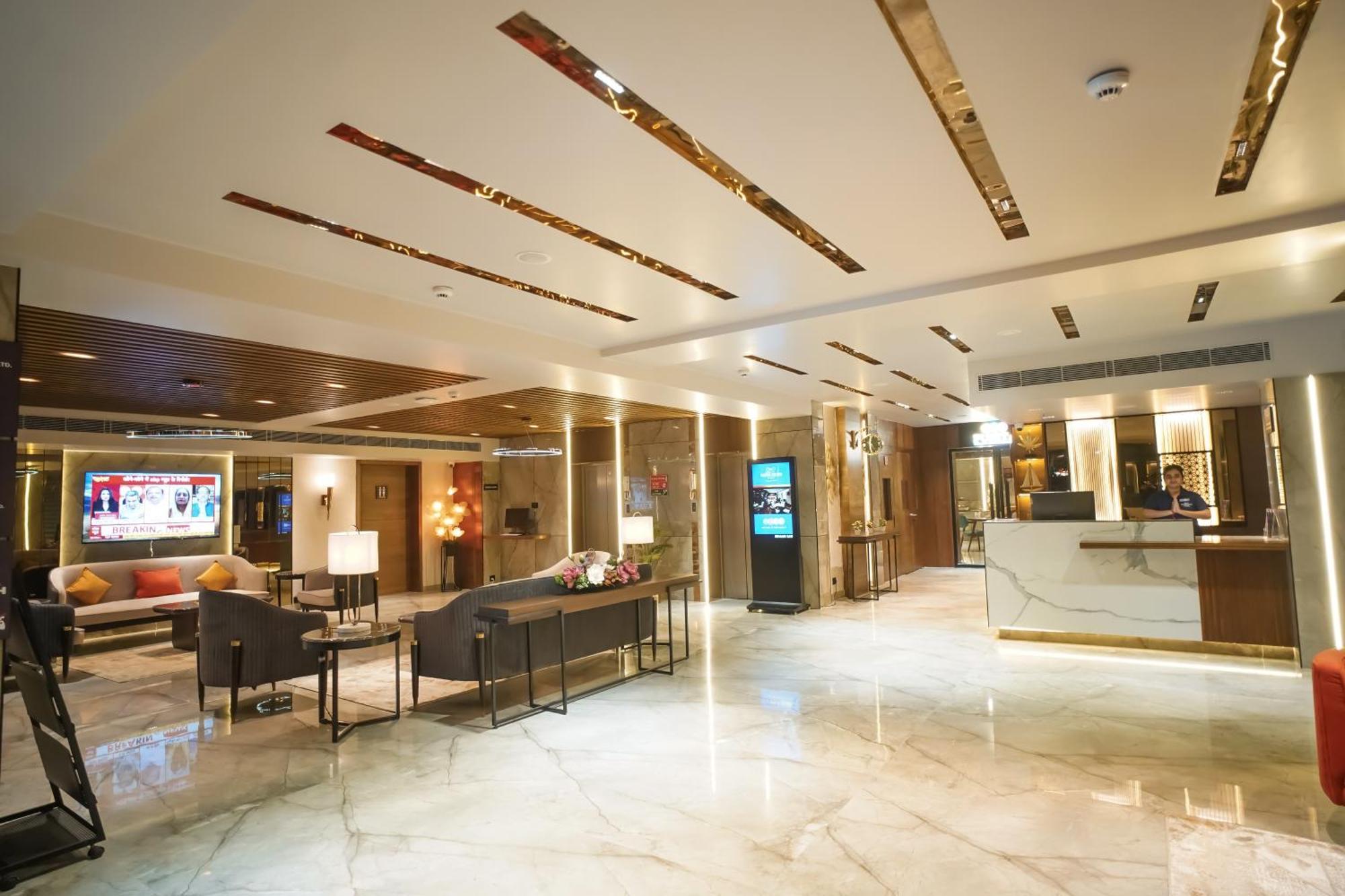 Ishaan Sarovar Portico Деогарх Экстерьер фото